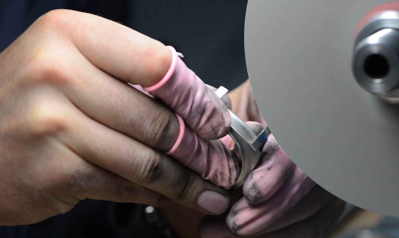Polissage d'un composant d'habillage horloger